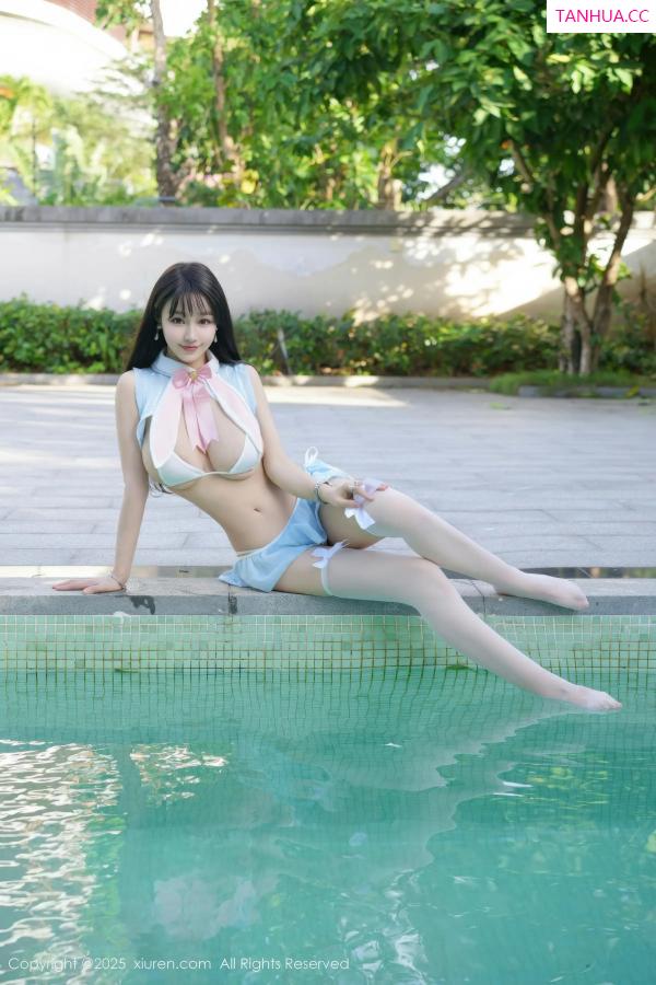   [XiuRen]高清写真图 2025.12.29 No.11170 心上可Flora 性感比基尼第16张图片